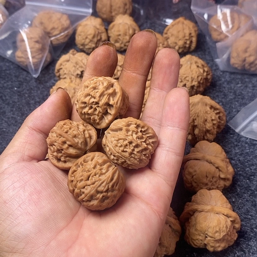 【闪购商品】文玩核桃吊坠L****.野生小核桃