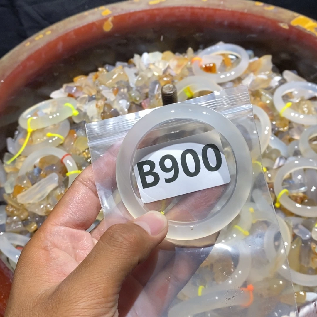 晚***晚玛瑙/玉髓未镶嵌手镯
