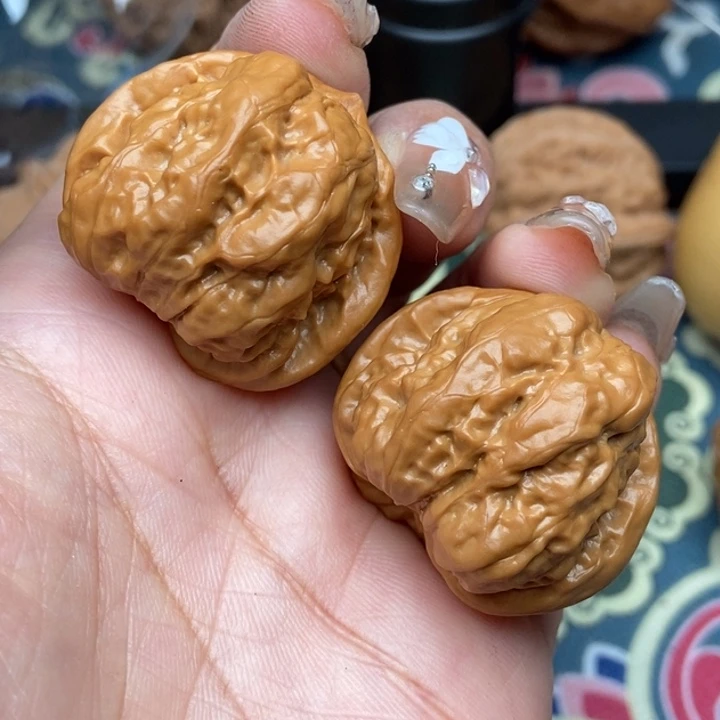 文玩核桃把件阿****人蛤蟆头