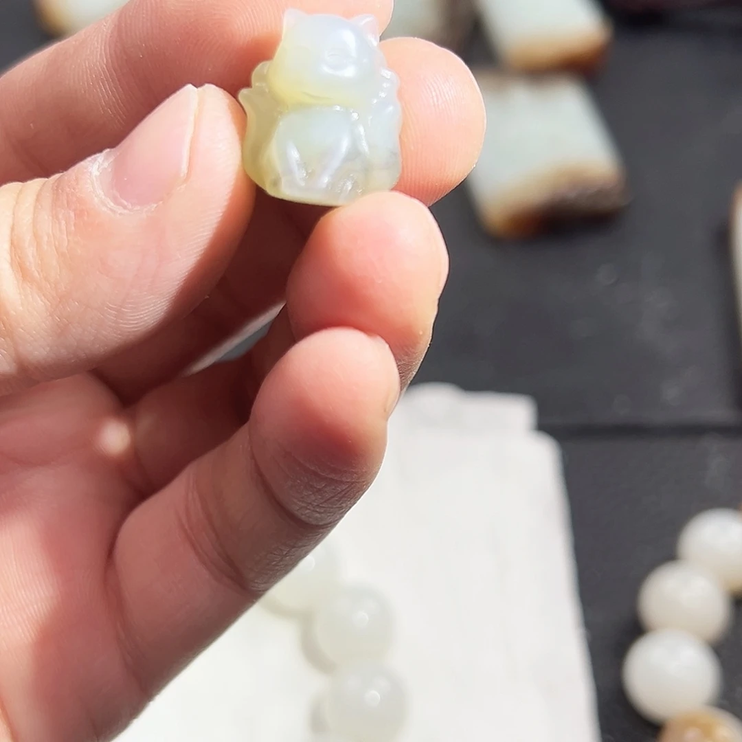 和田玉颈饰未镶嵌