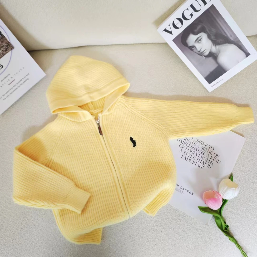 2025年春秋款男女童连帽圆领百搭复古纹路韩版时尚黄色刺绣毛衣