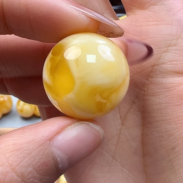 蜜蜡未镶嵌珠宝奇石