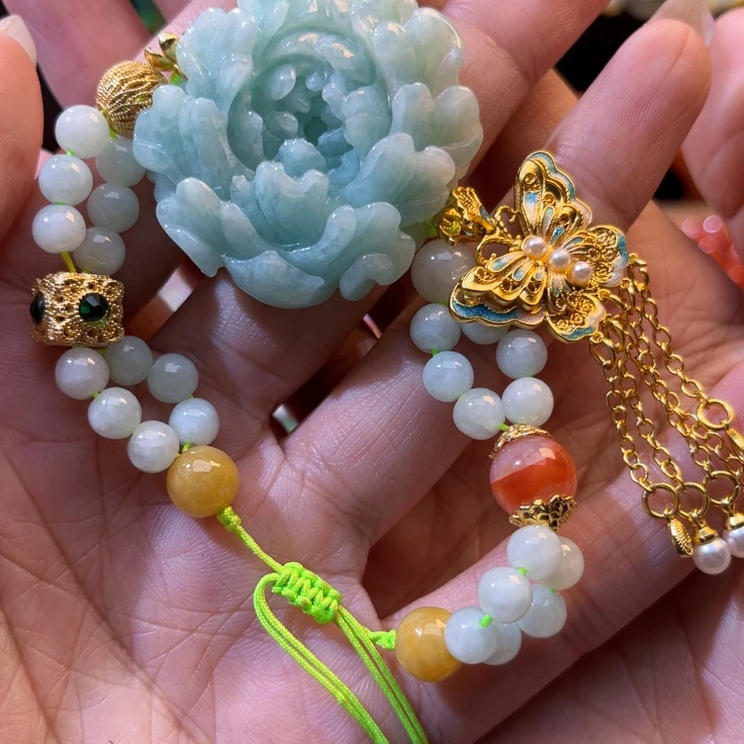 翡翠未镶嵌颈饰待编织