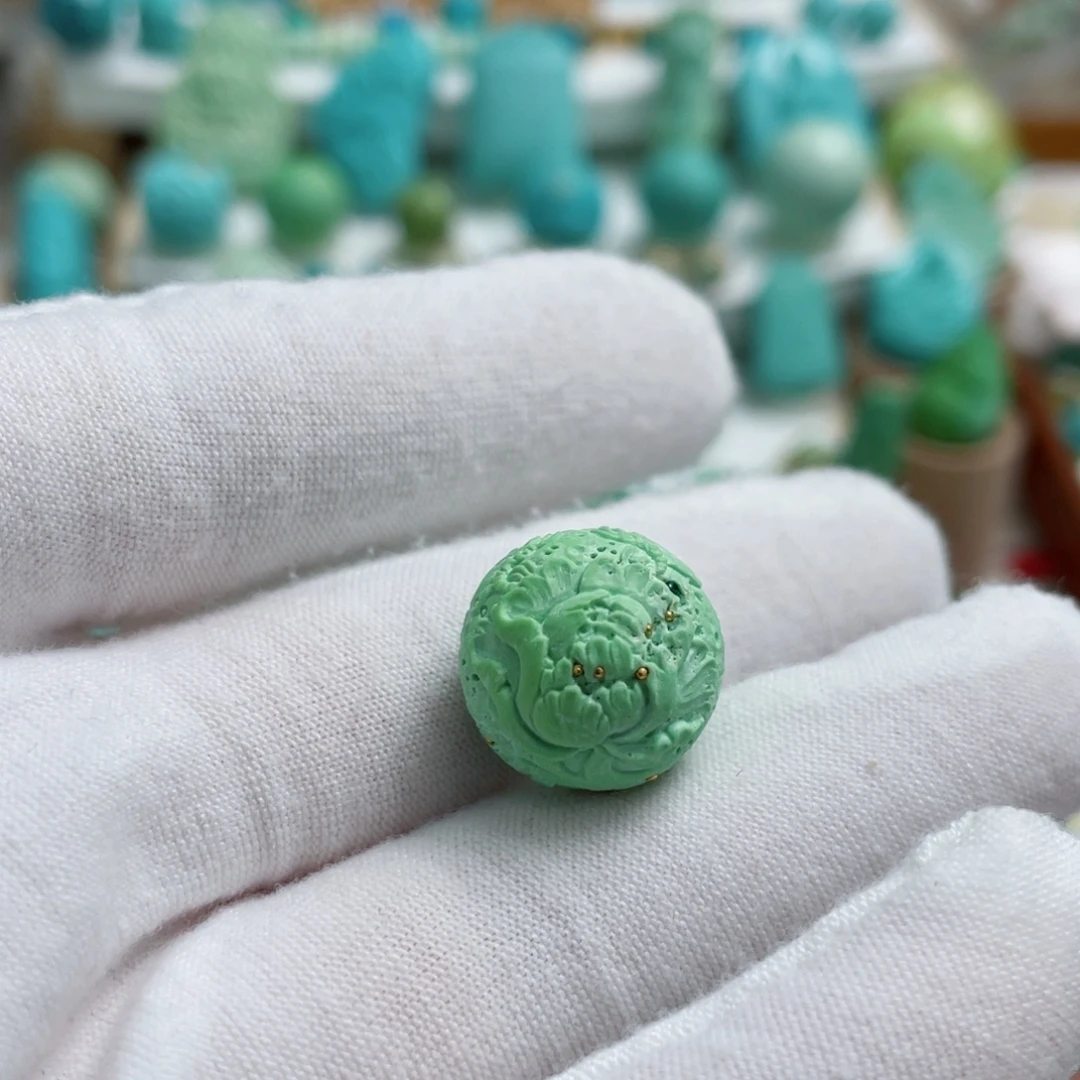 绿松石未镶嵌珠宝奇石