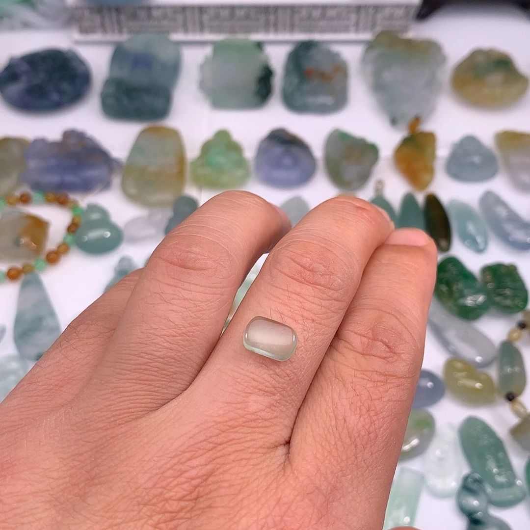 定制翡翠未镶嵌马鞍界面