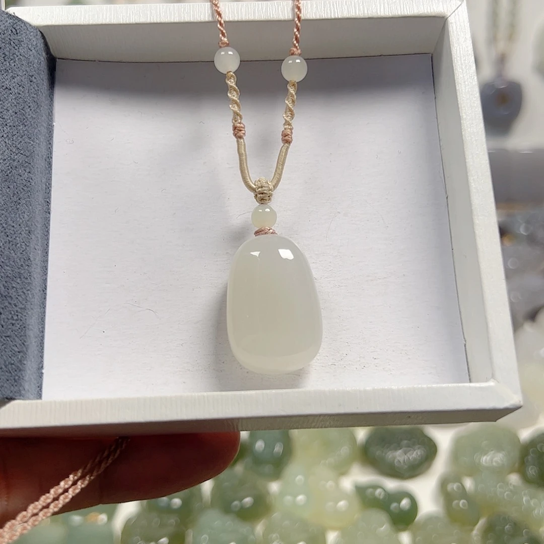 颈饰未镶嵌和田玉