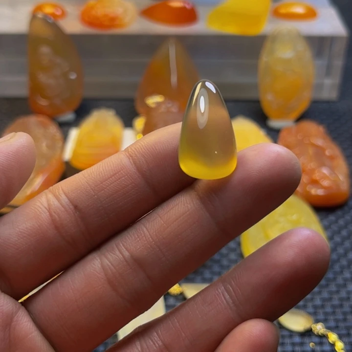 倚***风石英质玉未镶嵌旦面
