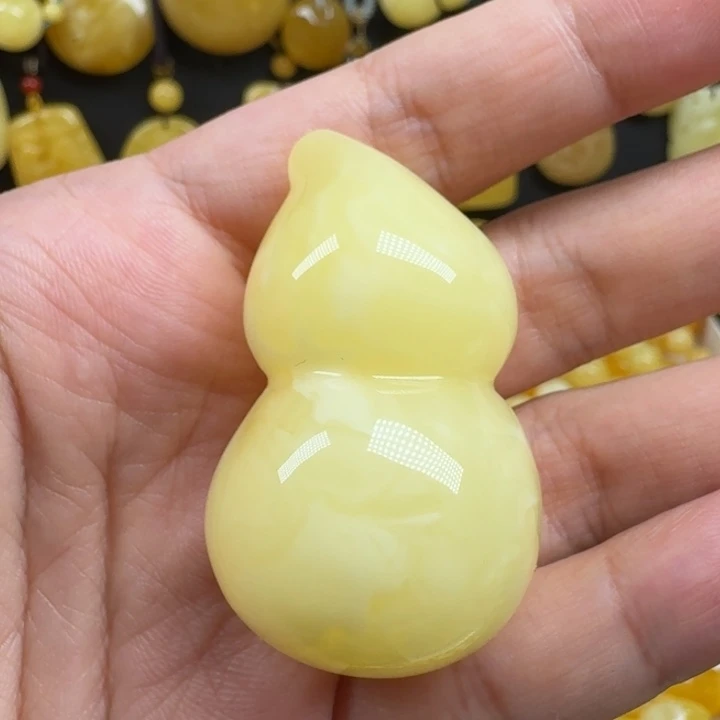 蜜蜡未镶嵌珠宝奇石