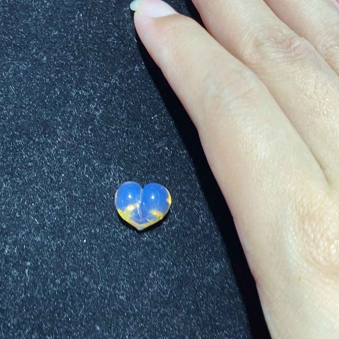 蓝珀未镶嵌珠宝奇石小屁桃