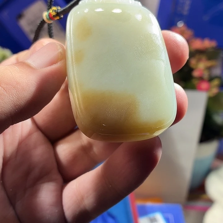 和田玉（糖玉）未镶嵌颈饰