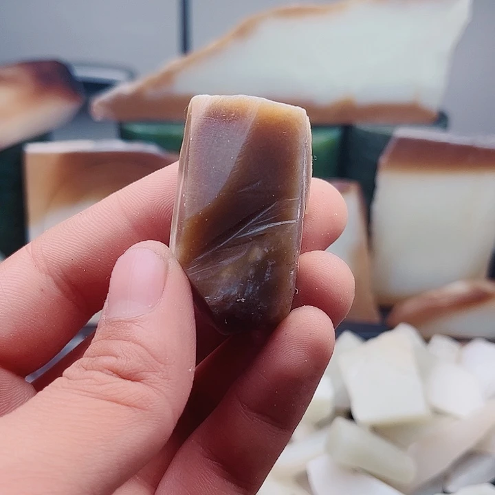 和田玉（糖玉）未镶嵌颈饰