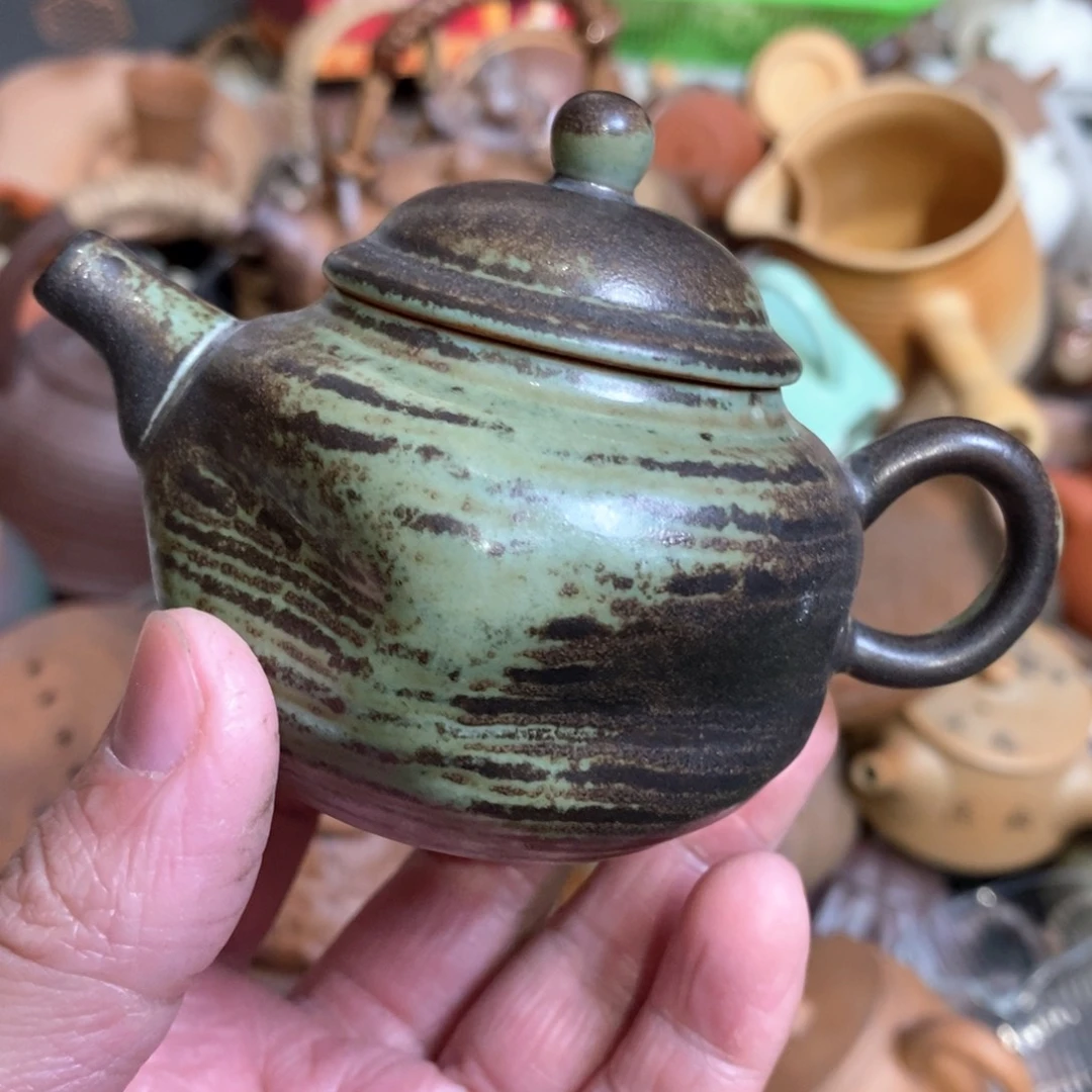 盖碗冲泡后汤色清澈透明玻璃