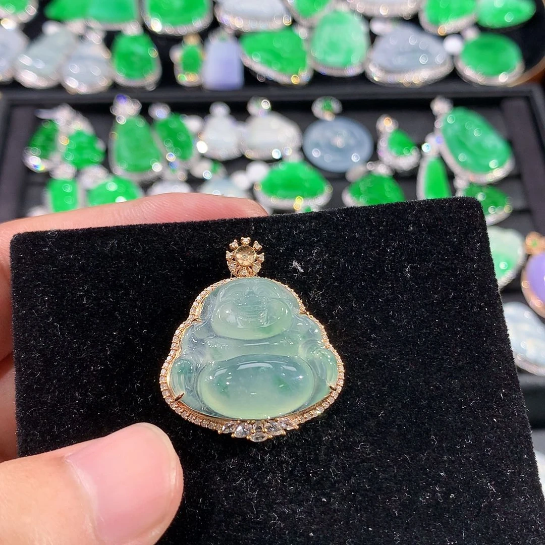 翡翠18K金镶嵌颈饰