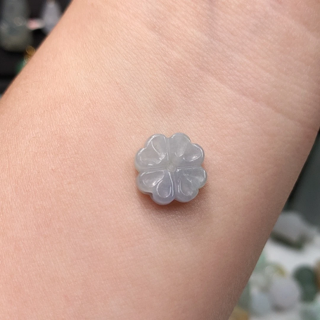 翡翠未镶嵌颈饰四叶草