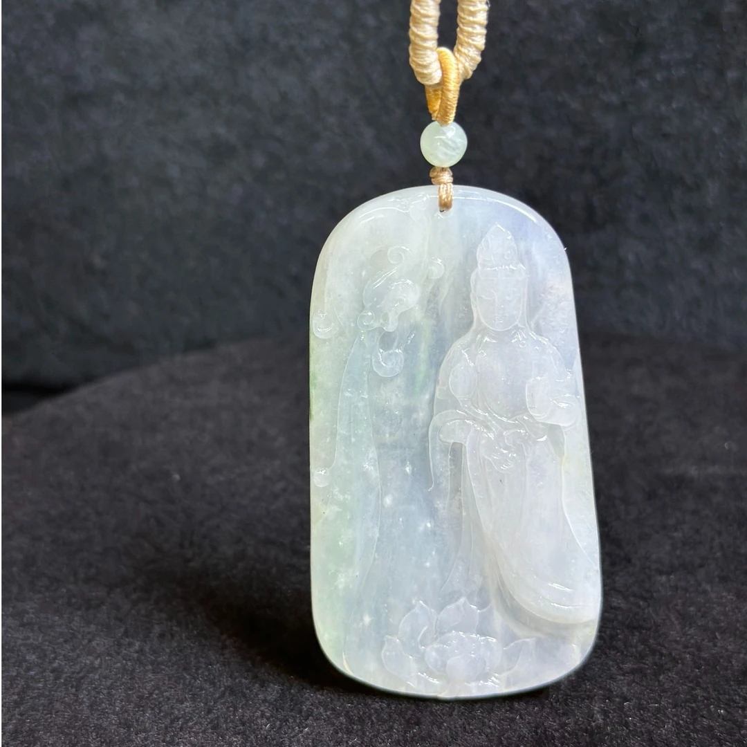 山水站观音牌精雕高冰冰透女士飘绿雕刻