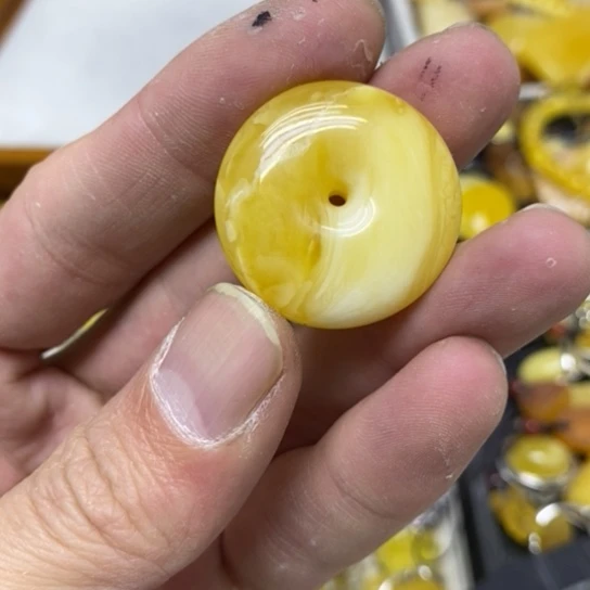 蜜蜡裸石未镶嵌吊坠