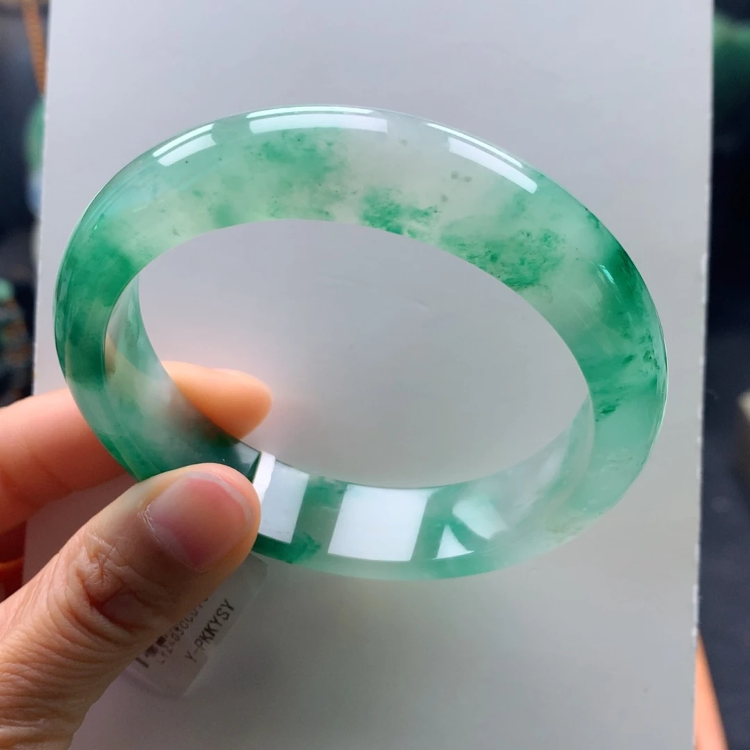 未镶嵌手镯石英质玉