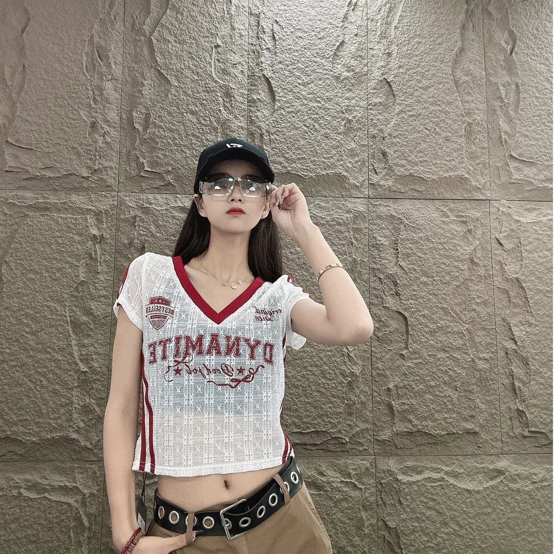 DL8812美式字母印花蕾丝T恤女夏款纯欲辣妹v领小衫微透网纱上衣