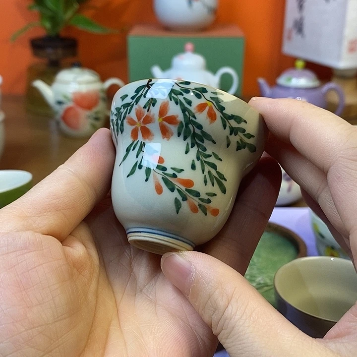 瓷片手绘海棠花葫芦杯