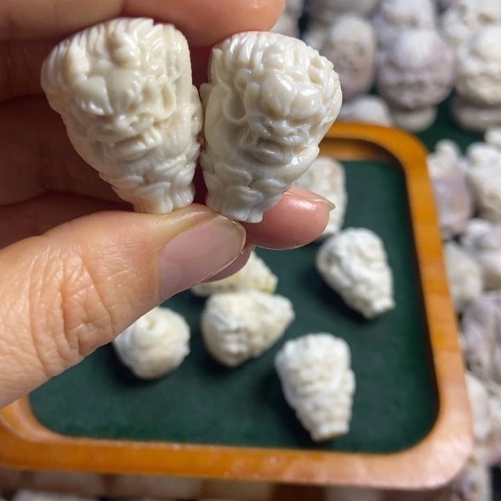 c***2配饰鹿角雕刻一起出