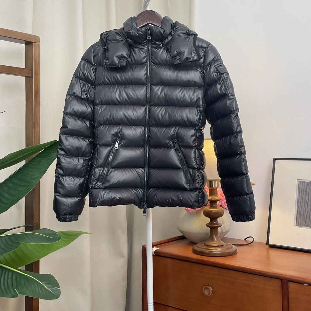 99新 MONCLER 青奢荟/1码/蒙口bady短款黑色羽绒服连帽///92202
