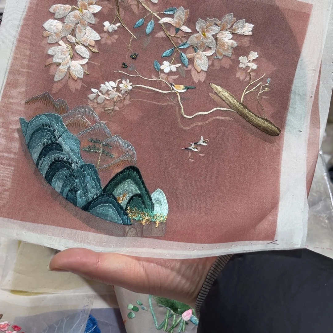刺绣纯手工制作的一