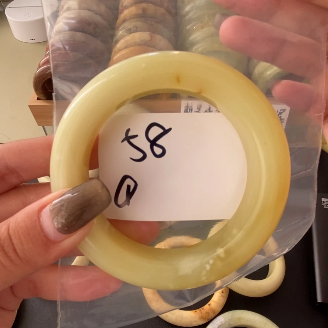 安***子蛇纹石玉未镶嵌手镯