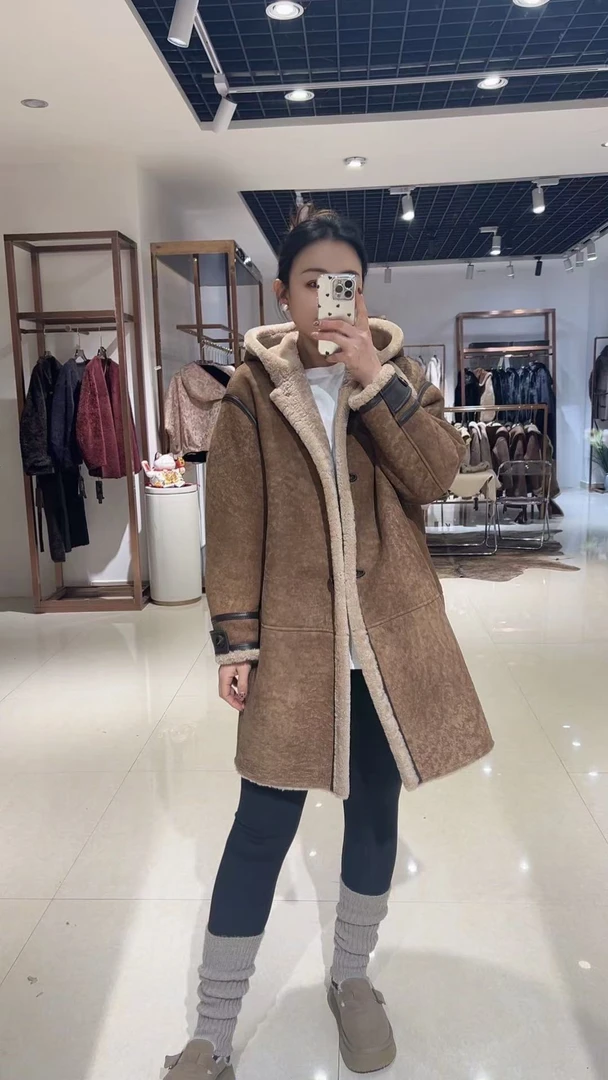 新疆包邮短款女款休闲真皮女士羊皮皮毛一体外套24167直播同价