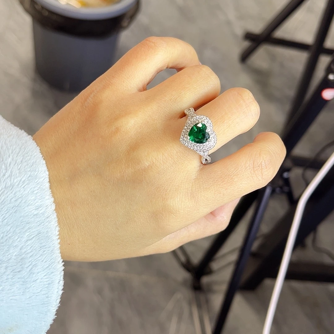 银S925镶嵌戒指祖母绿
