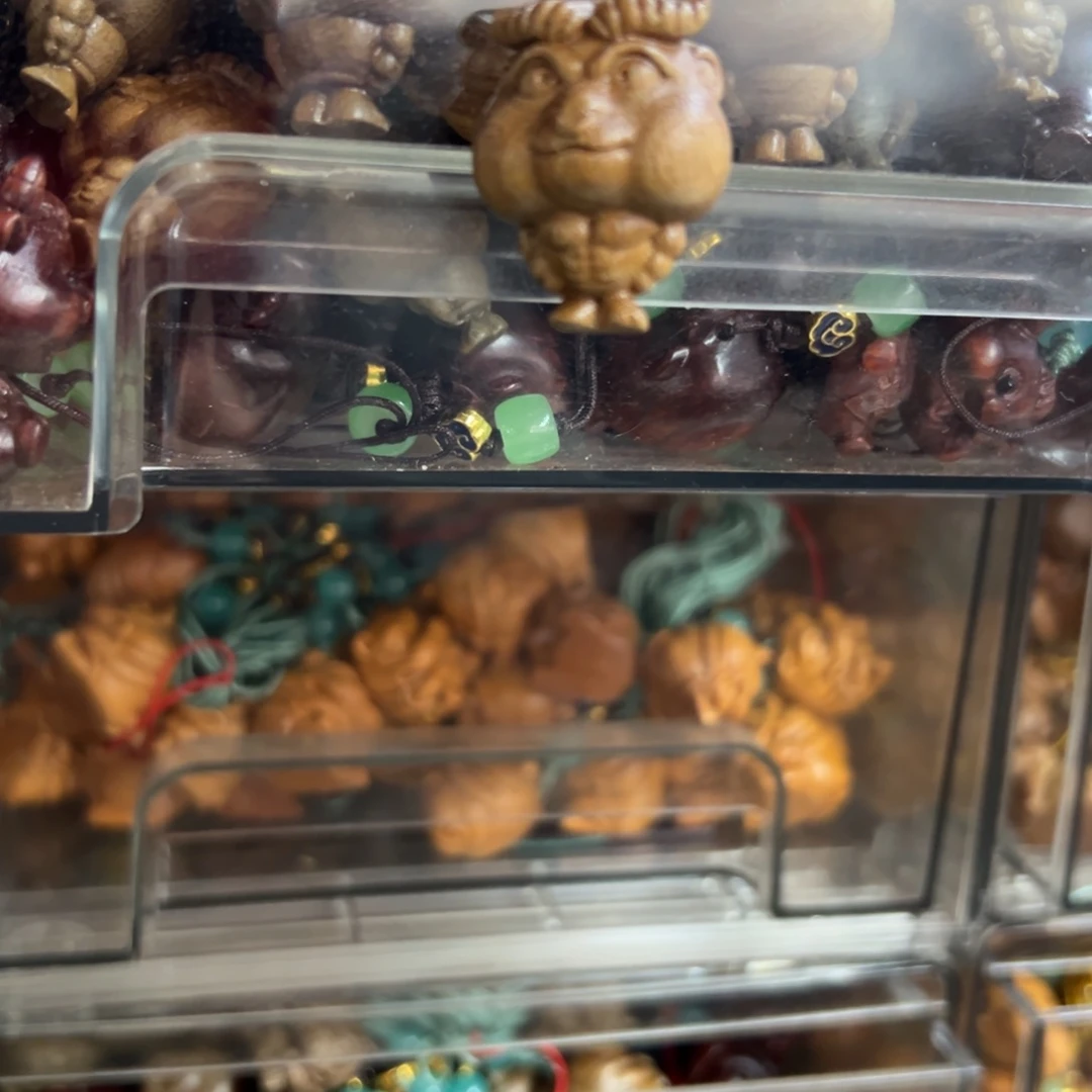 只买单纯的吊坠，没带链子，属的性质。