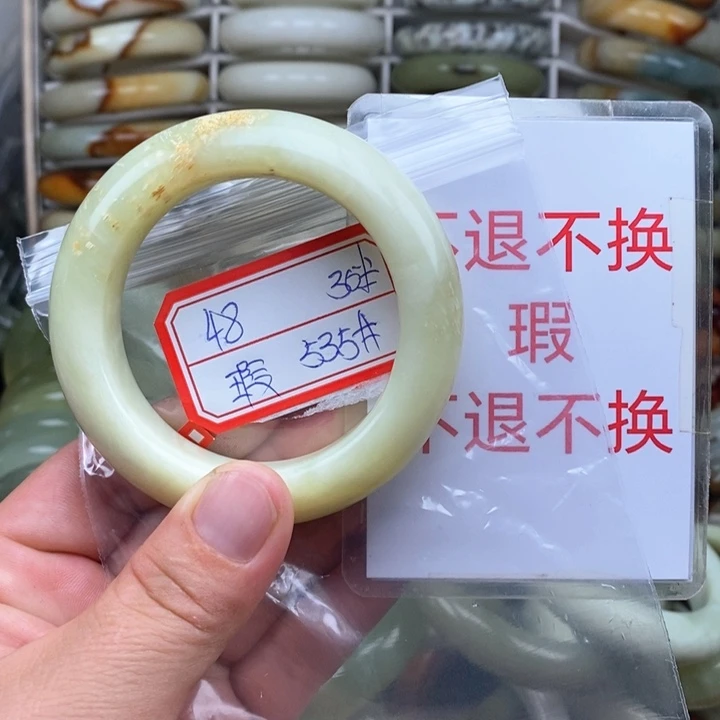 未镶嵌蛇纹石玉颈饰
