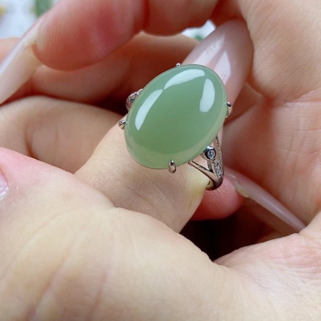 未镶嵌戒指和田玉