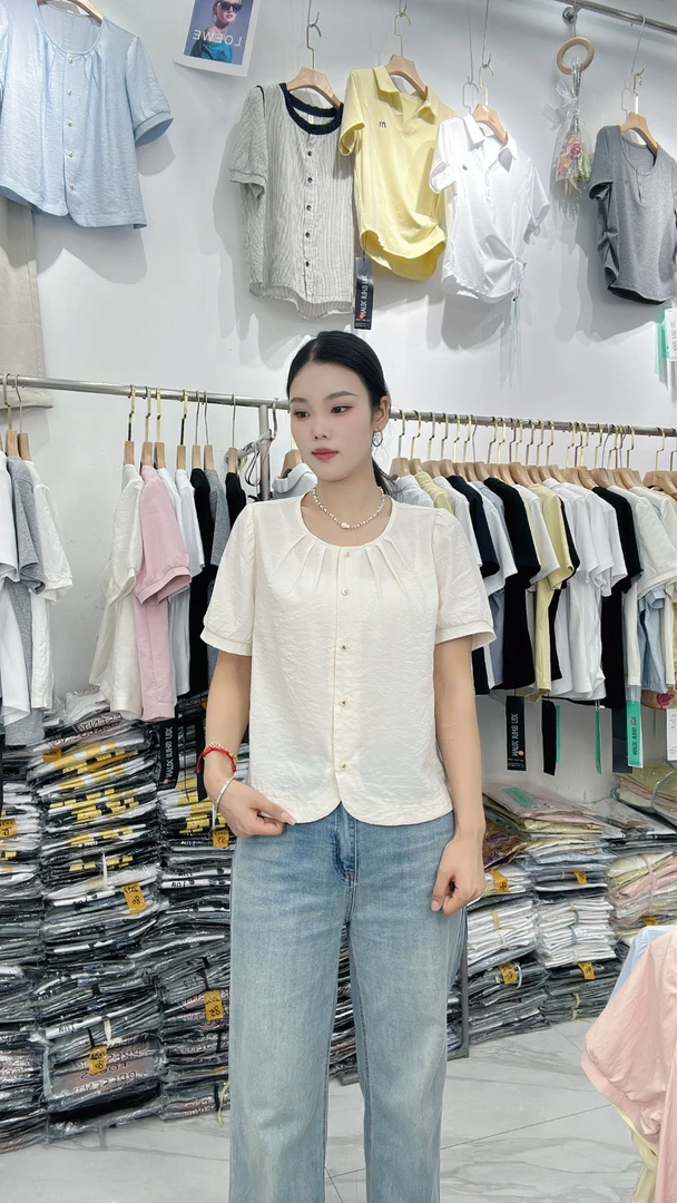 夏季百搭显瘦时尚珍珠扣圆领短袖2571