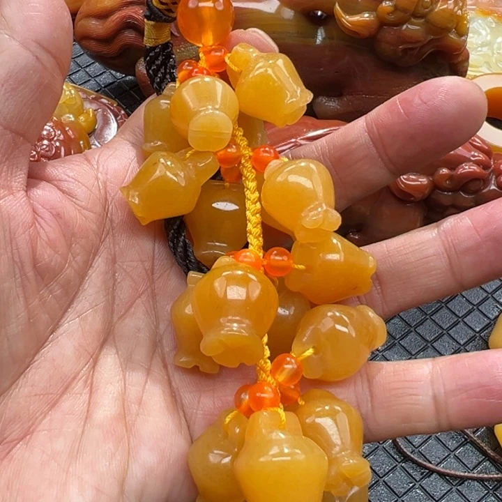 石英质玉（黄龙玉）颈饰未镶嵌