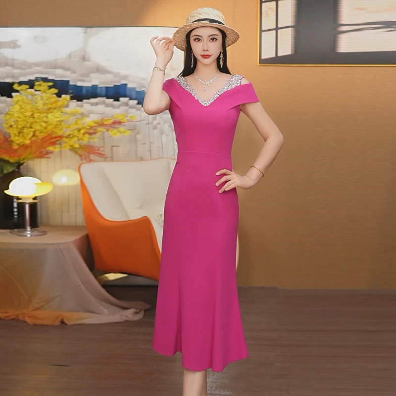 玫红色连衣裙V领显瘦高腰露肩包臀裙气质礼服长裙修身新款鱼尾裙