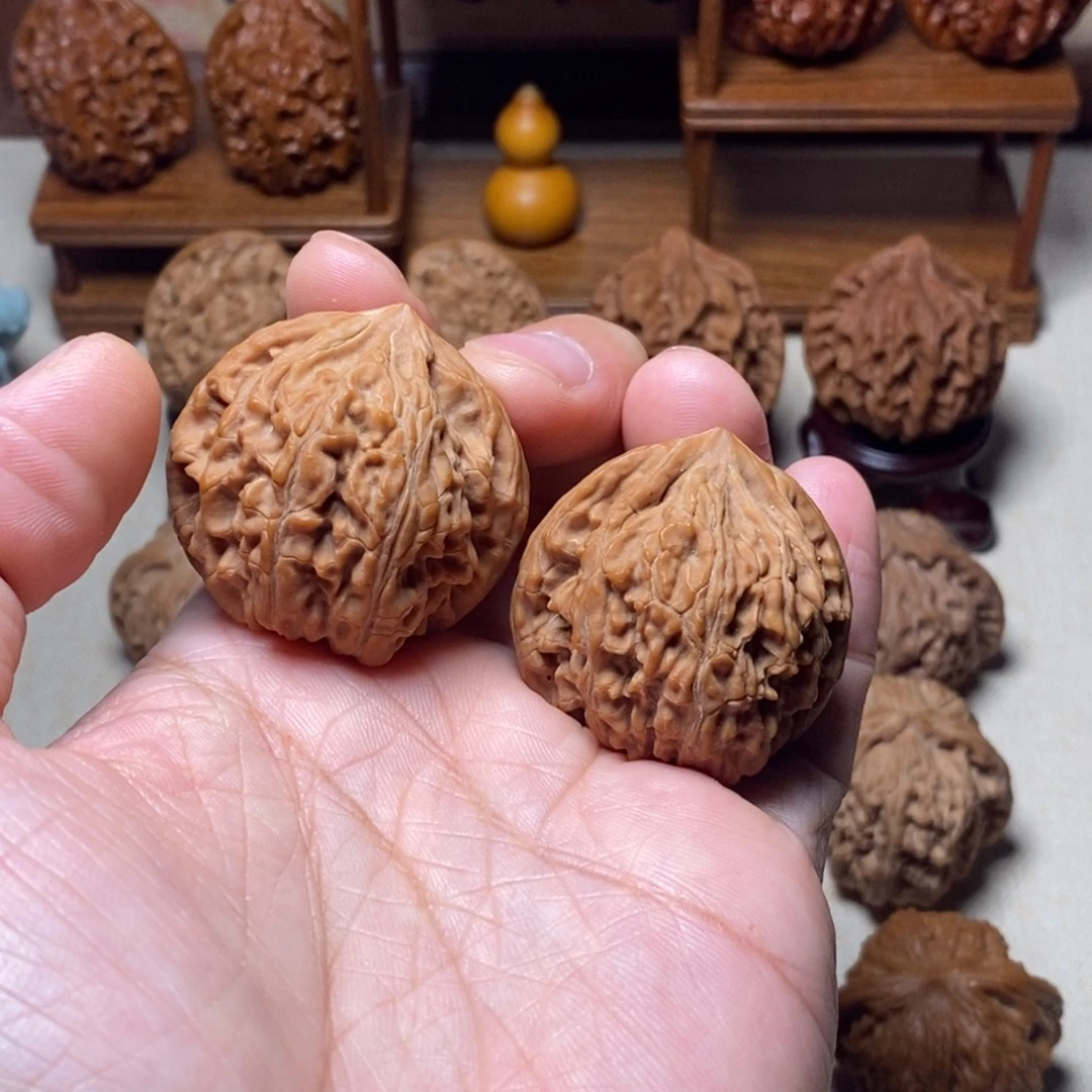 文玩核桃把件红皮文山