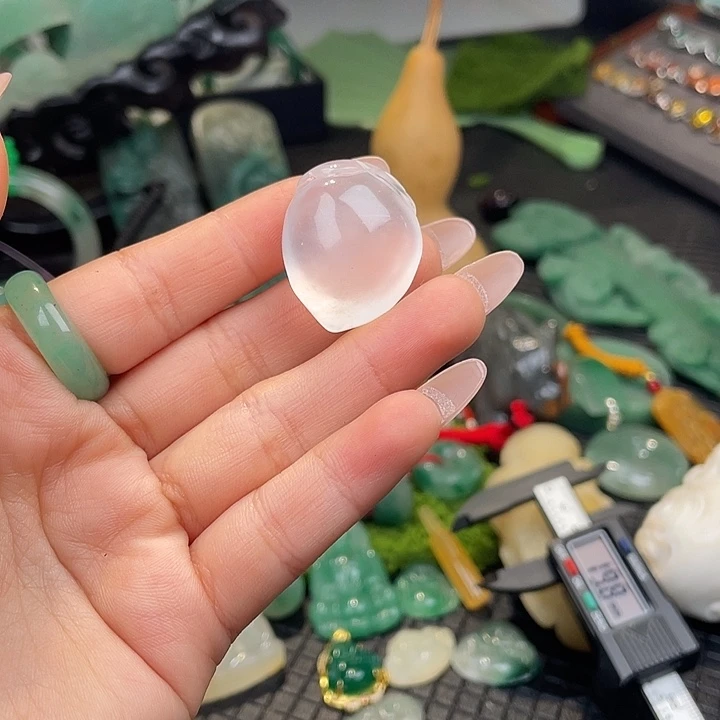 石英质玉未镶嵌吊坠