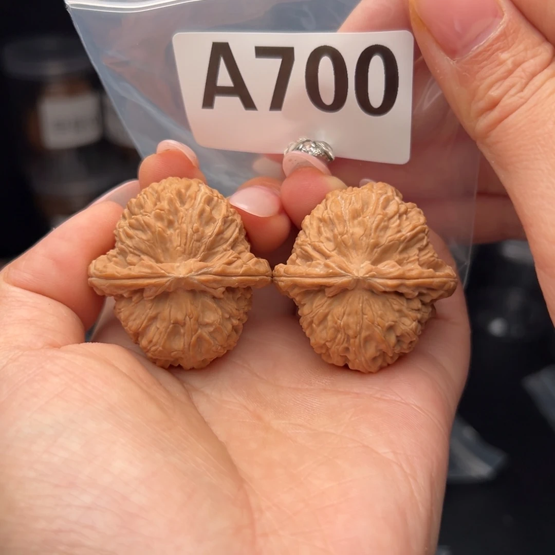 文玩核桃吊坠白狮子38全品