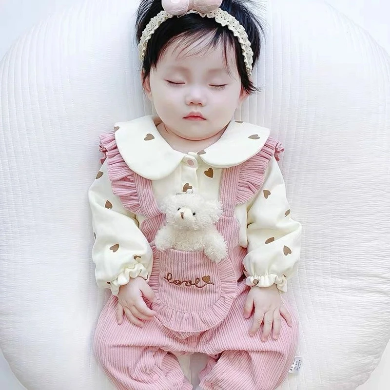 2025新款婴儿连体衣外出服新生满月哈衣女童百天女婴公主连体衣