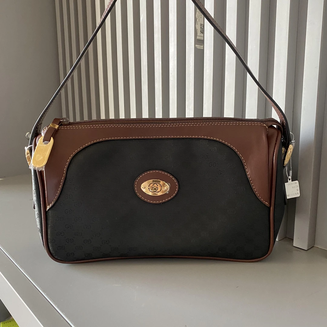 95新 GUCCI/古驰 兔兔奢G专属/古驰斜挎包/240324261