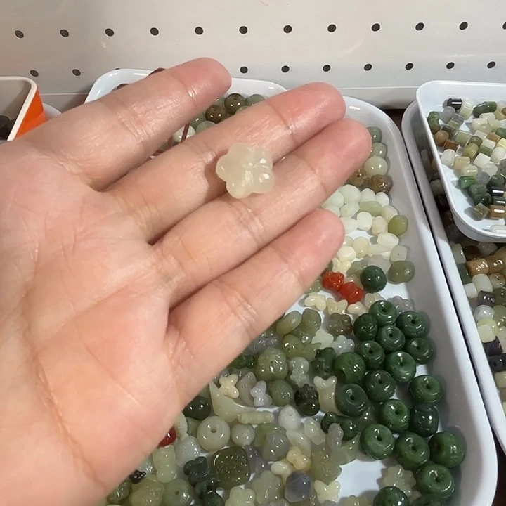 小***静和田玉未镶嵌手链