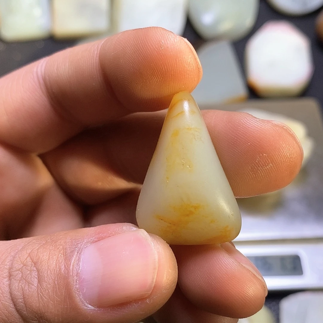 定制和田玉挂件未镶嵌聆****?