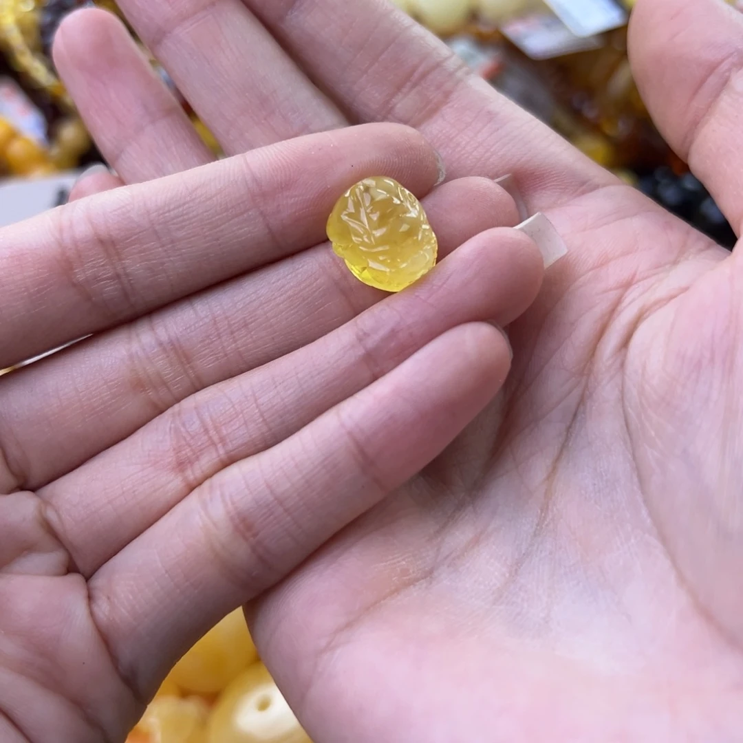 琥珀珠宝奇石未镶嵌