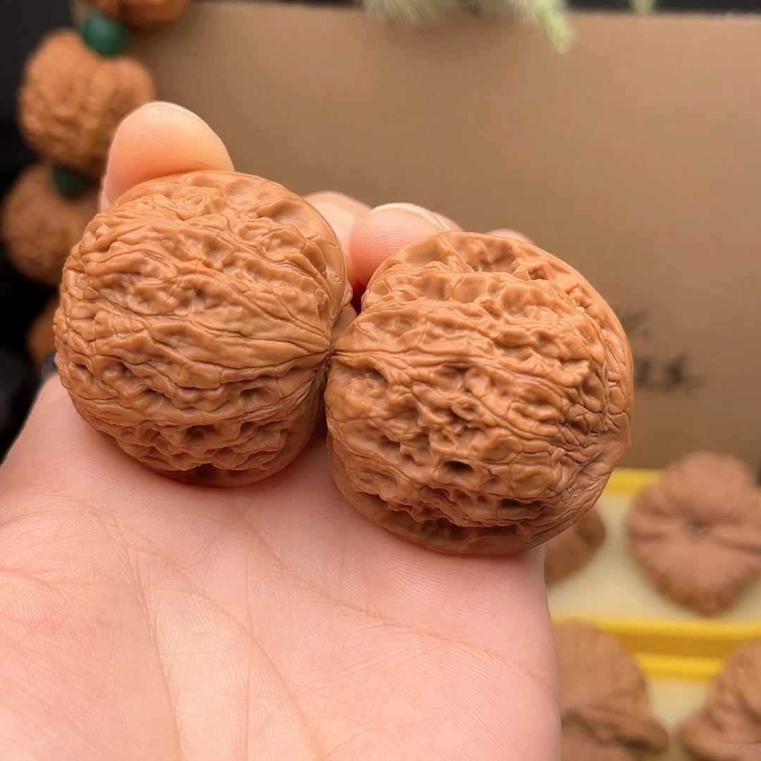 文玩核桃吊坠皇家正圆39秀