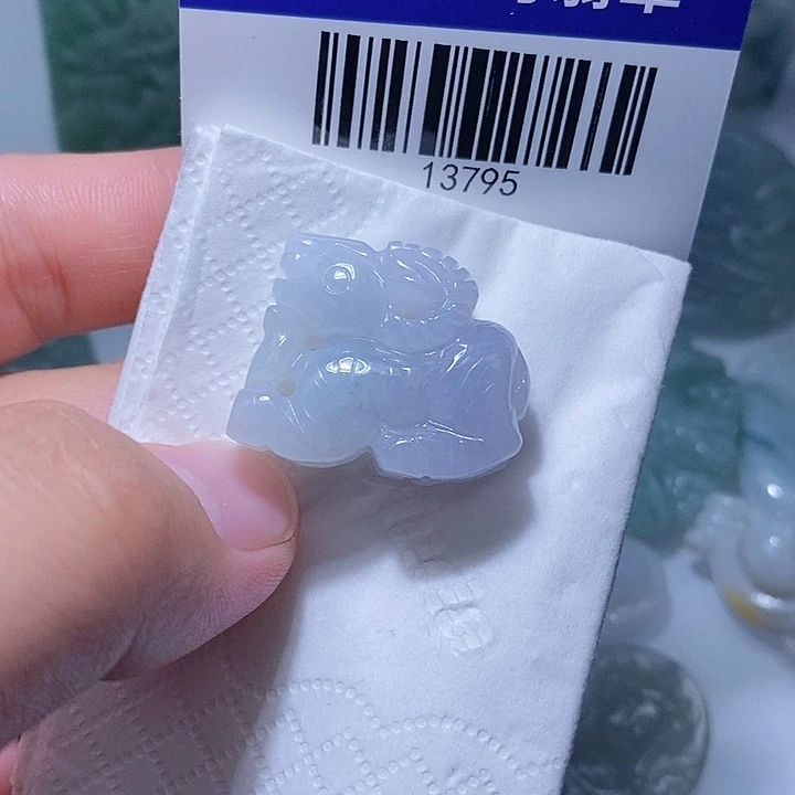 用***3翡翠未镶嵌颈饰天光墟翡翠市场现金代购