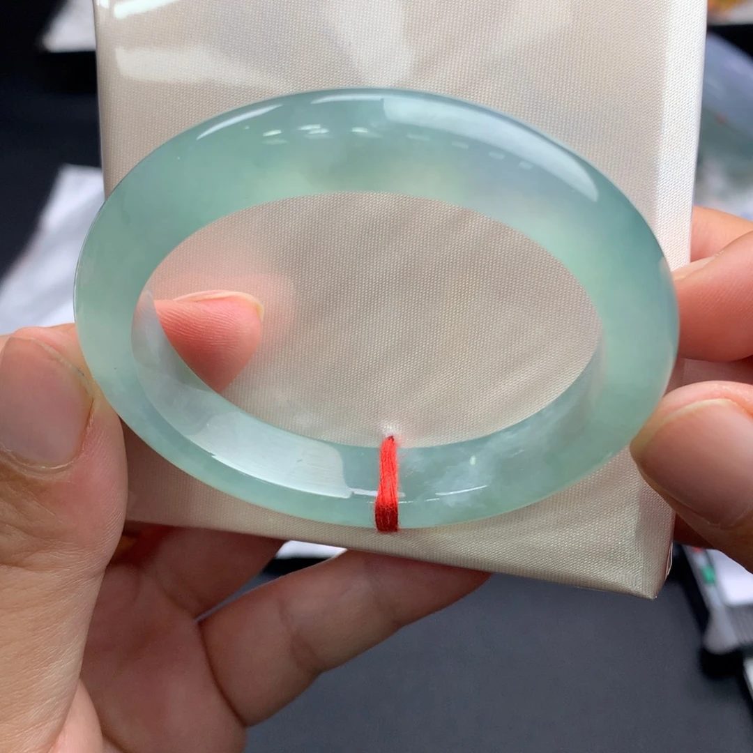 翡翠未镶嵌手镯15号，52.5贵妃