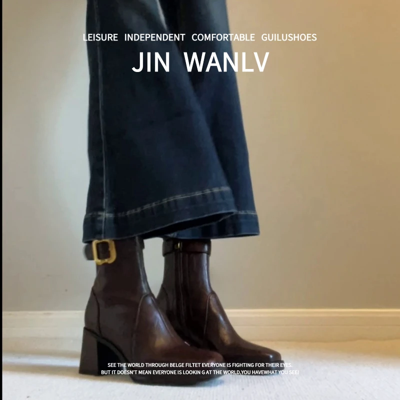 羊皮版~2025年复古真皮方头棕色时装靴女粗跟中筒短靴显瘦皮带扣