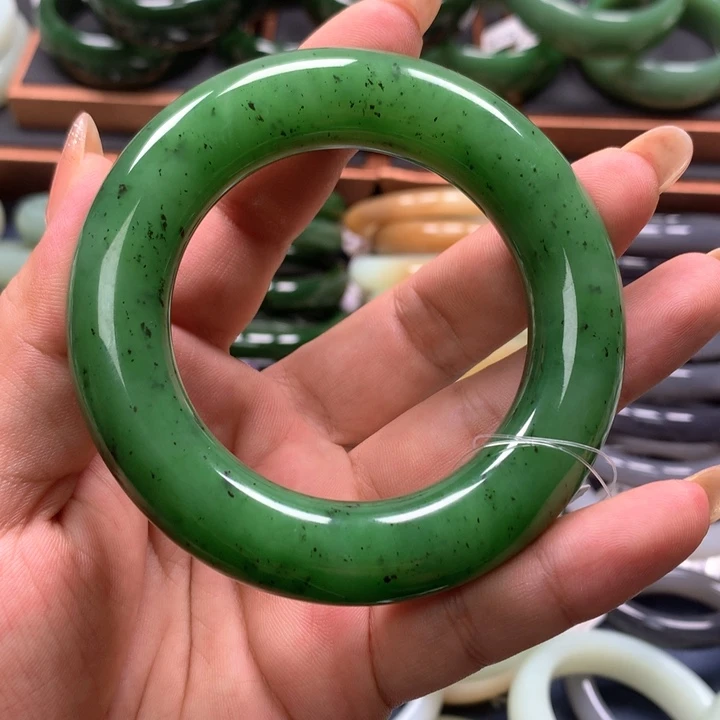【闪购商品】未镶嵌手镯和田玉（碧玉）