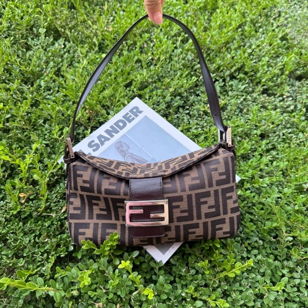 95新 FENDI/芬迪 经典老花小号法棍包