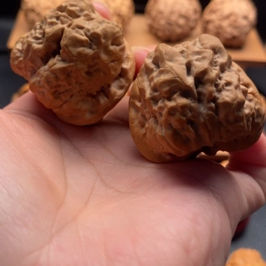 文玩核桃吊坠开背蛙